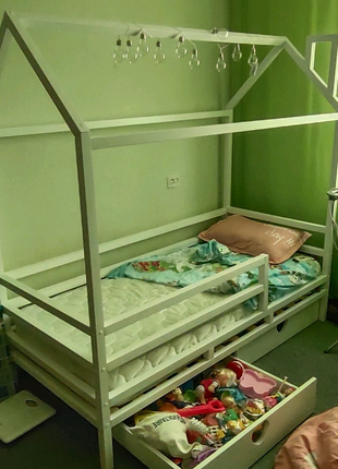 Дитяче ліжко з матрасом