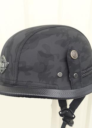 Шлем-каска немецкая Эко-кожа чёрная матовая комуфляж