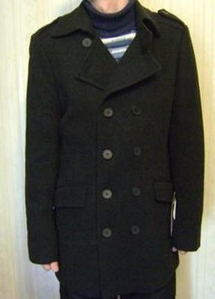 Стильне чоловіче пальто від monton