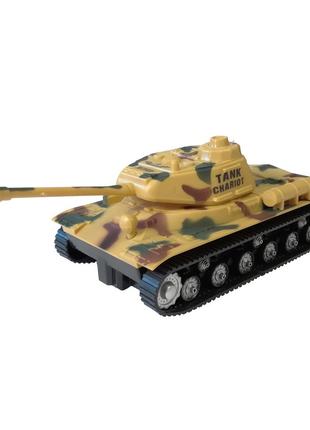 Радиоуправляемый танк со светом и звуком Chariot AKX527-4