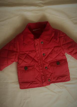 Ярко красная демисезонная курточка