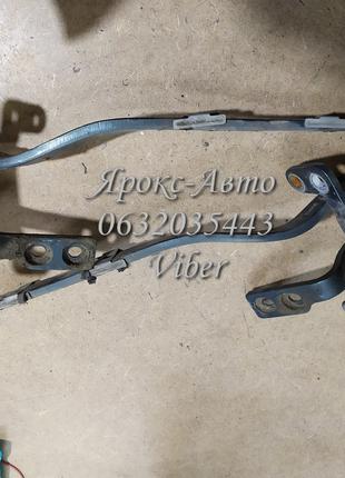 Петля крышки багажника правая Volkswagen Touareg 000032254