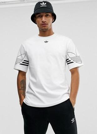 Футболка центр лого adidas originals outline tee