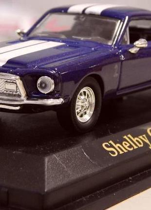 Модель автомобиля Shelby GT 500-KR 1968 r. На подставке. 1:43