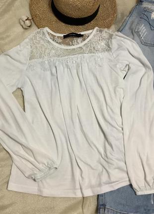 Vero moda белая блузка нарядная с кружевноц вставкой