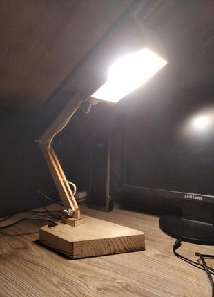 Настільна led лампа з натурального дерева, ручна робота.