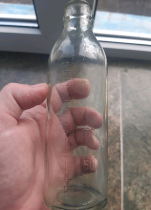 Бутилка ( пляшка ) із мірною шкалою