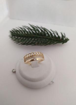 Золотое кольцо 585 пробы с камушком