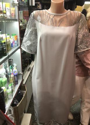 Нарядное серое платье с дорогим ажуром