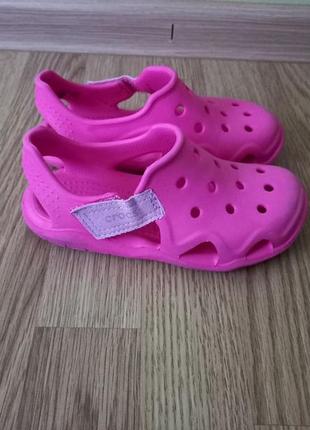 Босоніжки crocs