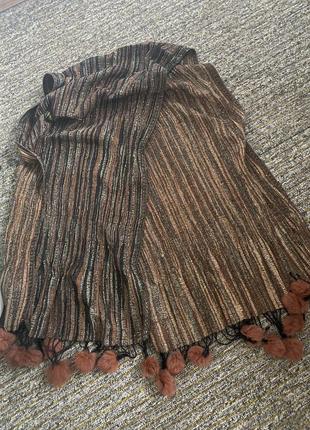 Большой коричневый шарф шаль с блесками и с помпонами