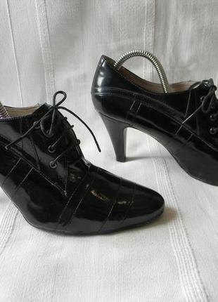 Belle shoes женские кожаные закрытые туфли р.39