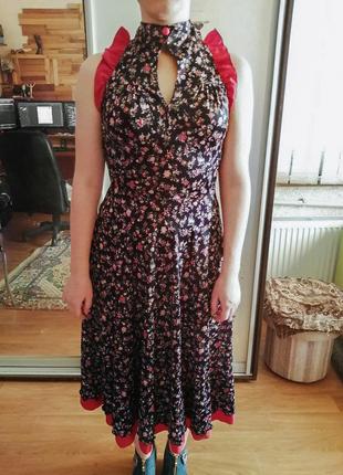Винтажное длинное платье с цветочным принтом и оборками
