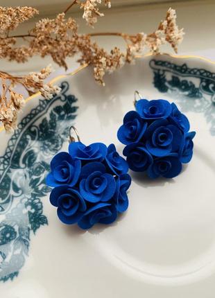 Синие серьги с цветами ручной работы