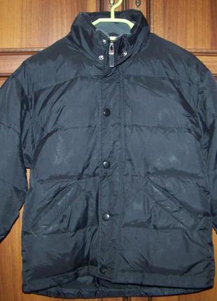 Черная зимняя пуховая куртка со складным капюшоном 128 рост ic...