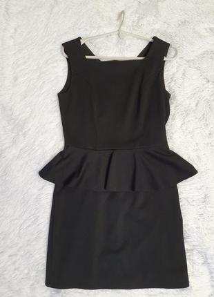 Классическок чёрное платье с баской р42- 44
