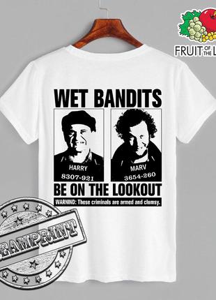 Футболка "WET BANDITS - be on the lookout"
