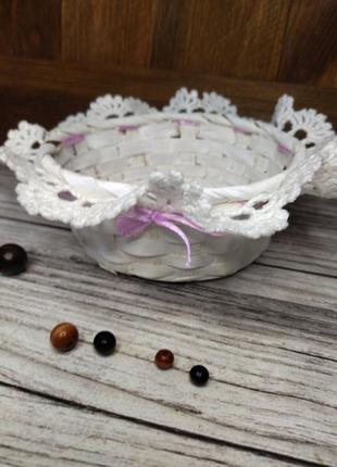 Плетеная конфетница с вязаным кружевом, корзинка-органайзер