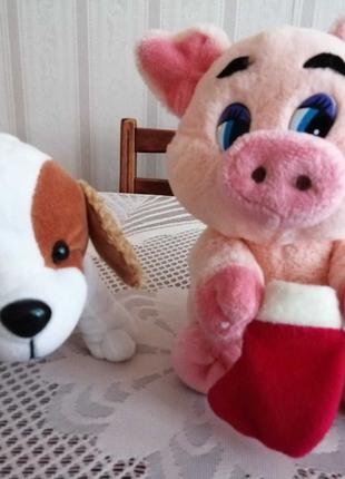 Игрушки мягкие: собака и свинья