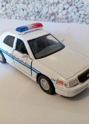 Ford Crown Victoria Форд Кровн Вікторія поліція машинка метал