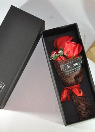 Подарочный букет красных роз ручной работы из мыла