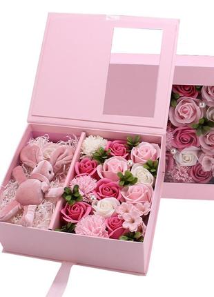 Подарочный набор зайчик с розами из мыла ручной работы розовый