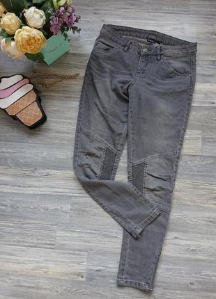 Серые женские джинсы с молниями внизу р.м/l