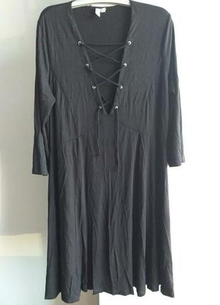 Шикарное чёрное платье со шнуровкой батал