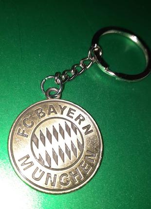 Брелок на ключи металлический футбольный FC BAYERN MUNCHEN Бав...