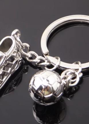 Брелок на ключи серебристый металл футбол мяч бутсы отличное к...