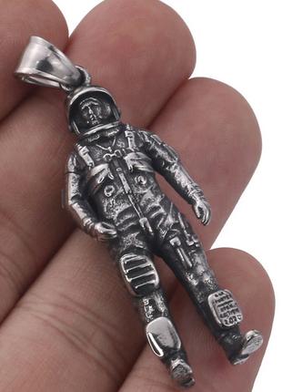 Брелок фигурка астронавт космос космонавт 3D металл серебристы...