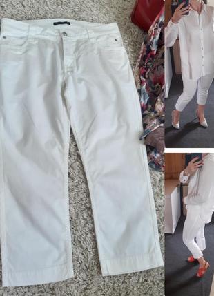 Актуальные стильные укороченные белые катоновые брюки, comma, ...