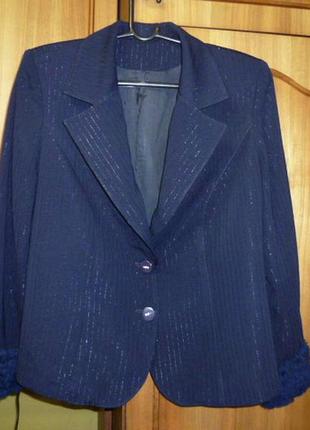 Темно-синий двубортный жакет женский пиджак с пушистыми манжет...