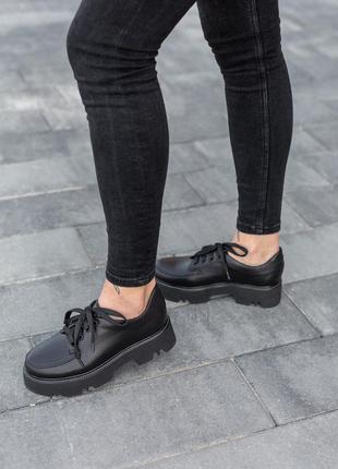 Женская туфли черного цвета код модели: 001-01