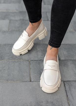 Жіночі туфлі бежевого кольору код моделі: 001-02беж