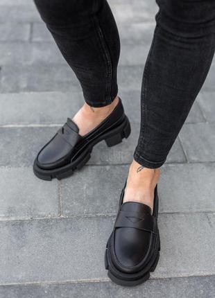 Жіночі туфлі чорного кольору код моделі: 001-02 черн