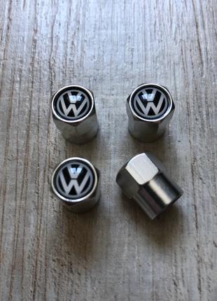 Колпачки на ниппеля золотник с логотипом Volkswagen