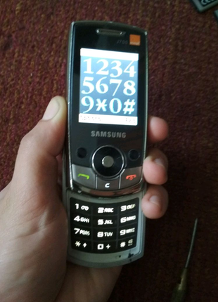 Телефон Samsung SGH-J700