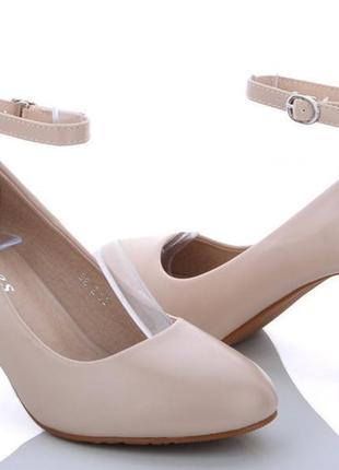 Женские бежевые туфли с ремешком на устойчивом каблуке размер 36
