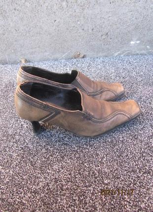Туфли с родными потертостями  из натуральной кожи