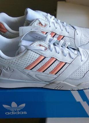 Фирменные кроссовки c натуральной кожи adidas originals traine...