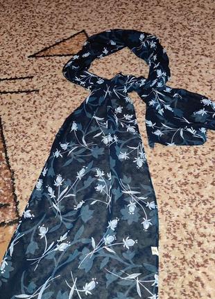 Тонкий полупрозрачный шарф с цветочками viyella