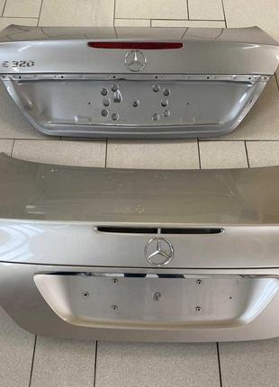Крышка багажника Mercedes W211 кришка багажника