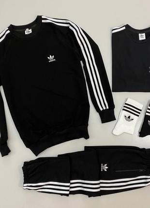 Набор 5 в 1 Adidas: свитшот - штаны - футболка - 2 пары носков...