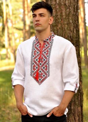Мужская сорочка-вышиванка с традиционной красно-черной вышивкой