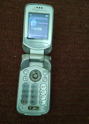 Телефон Sony Ericsson Z530i