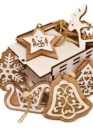Подарочный набор ёлочных игрушек 6 шт в белой коробке, деревян...