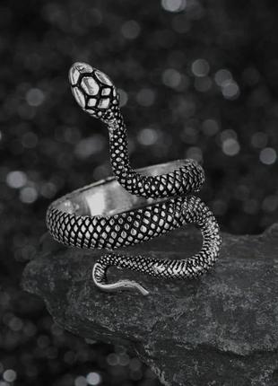 Крутое кольцо "змея", колечко, серебро, готический стиль, чёрн...