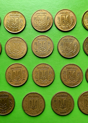 Лот монет 10 копійок України 19 монет ,погодовка з обігу