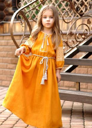 Яркое детское платье из натуральной ткани